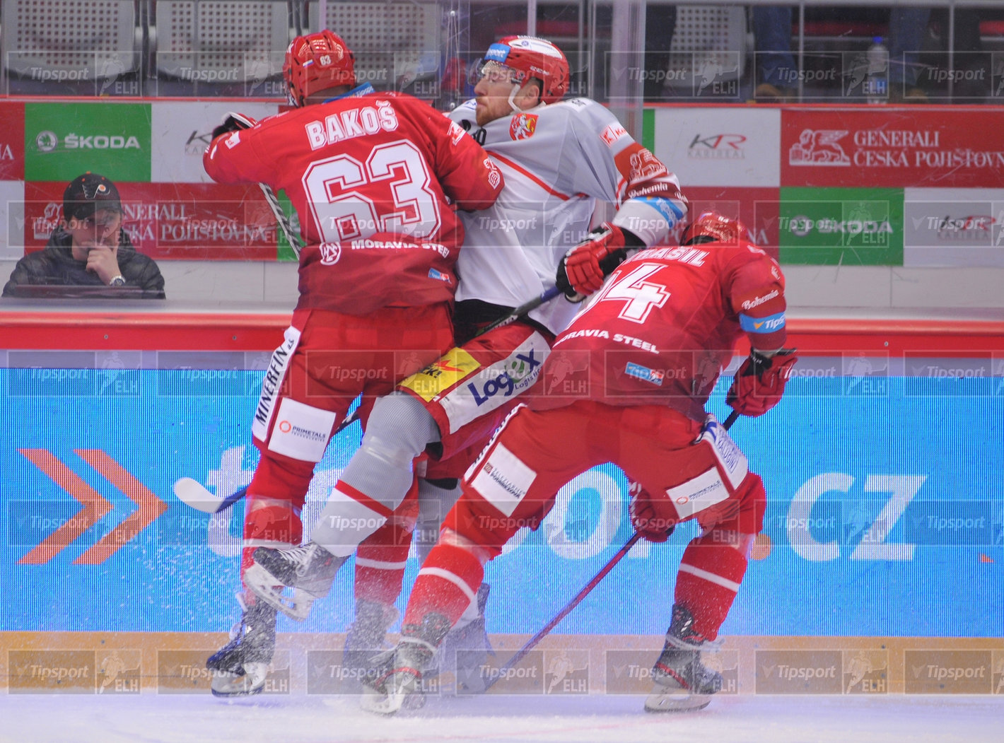 Martin Bakoš v souboji s Jakubem Lvem. Foto: Marian Ježowicz 