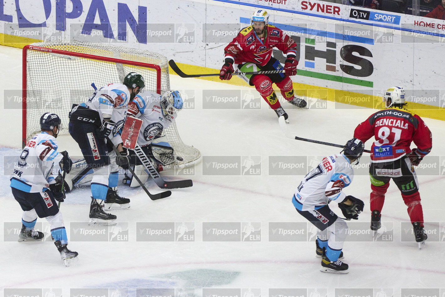 Úspěšný zákrok libereckého brankáře. Foto: Jiří Princ