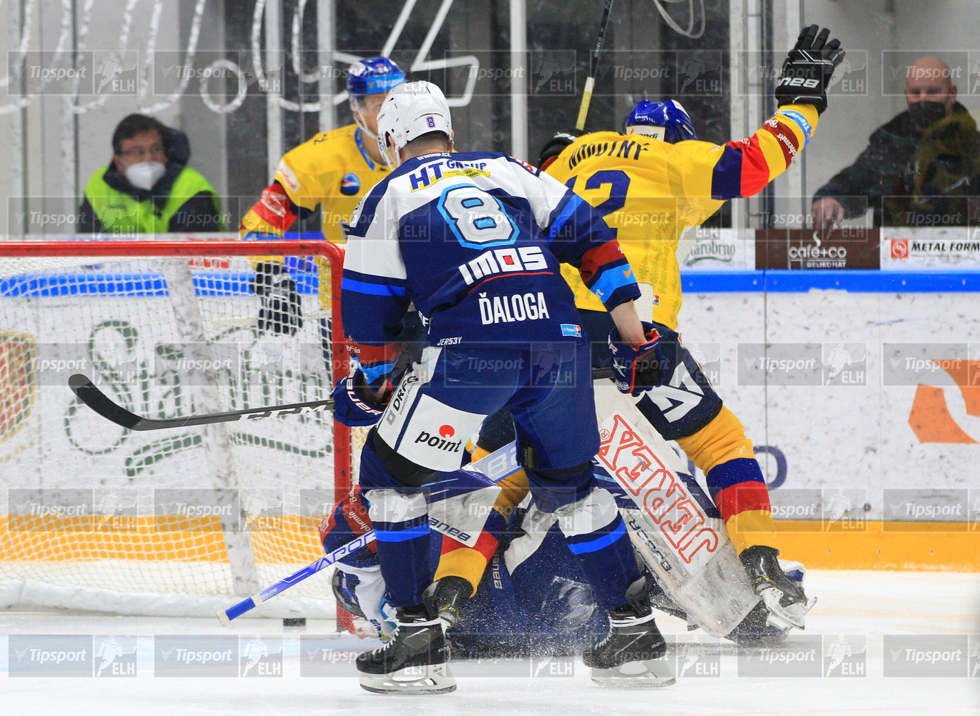 Jiří Novotný vyrovnává zápas na 1:1 (foto: Ivo Dostál)